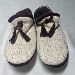 Muk Luks Women’s Tribal Print, Knit and Furpa. Winter Comfort Sz Med. 7/8